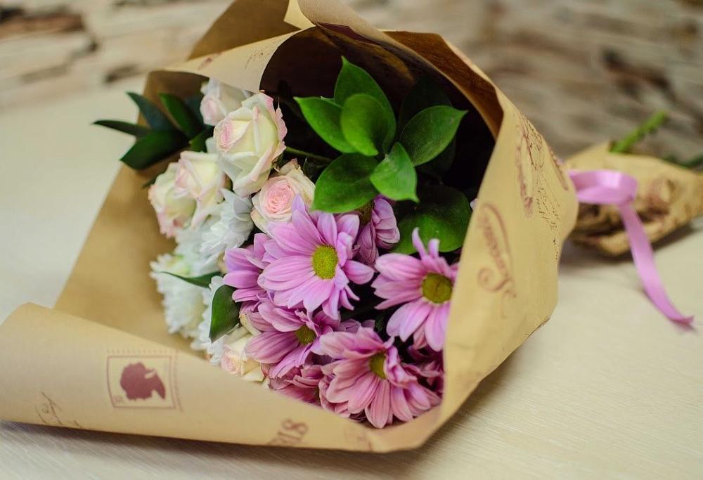 Букет цветов из: Розы и Хризантемы в Брусянский