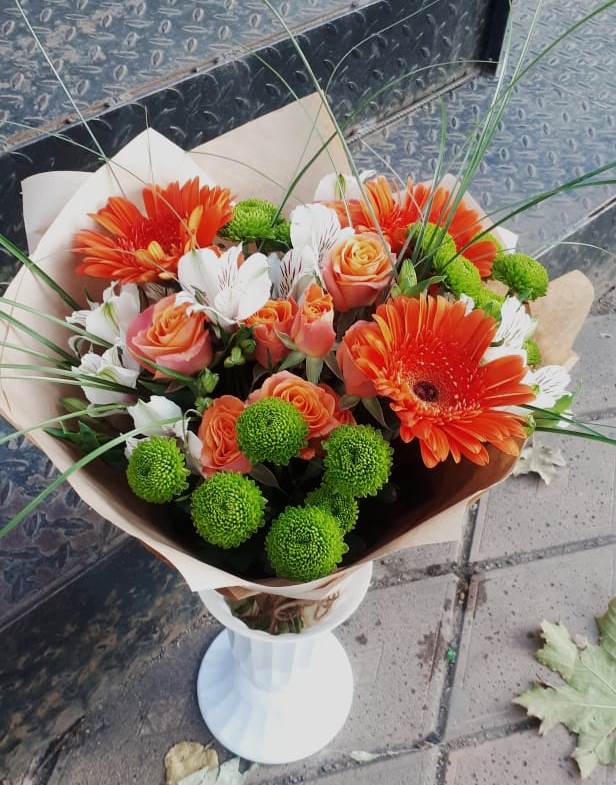 Букет цветов из: Герберы, Хризантемы, Альстромерии и Розы в Брусянский
