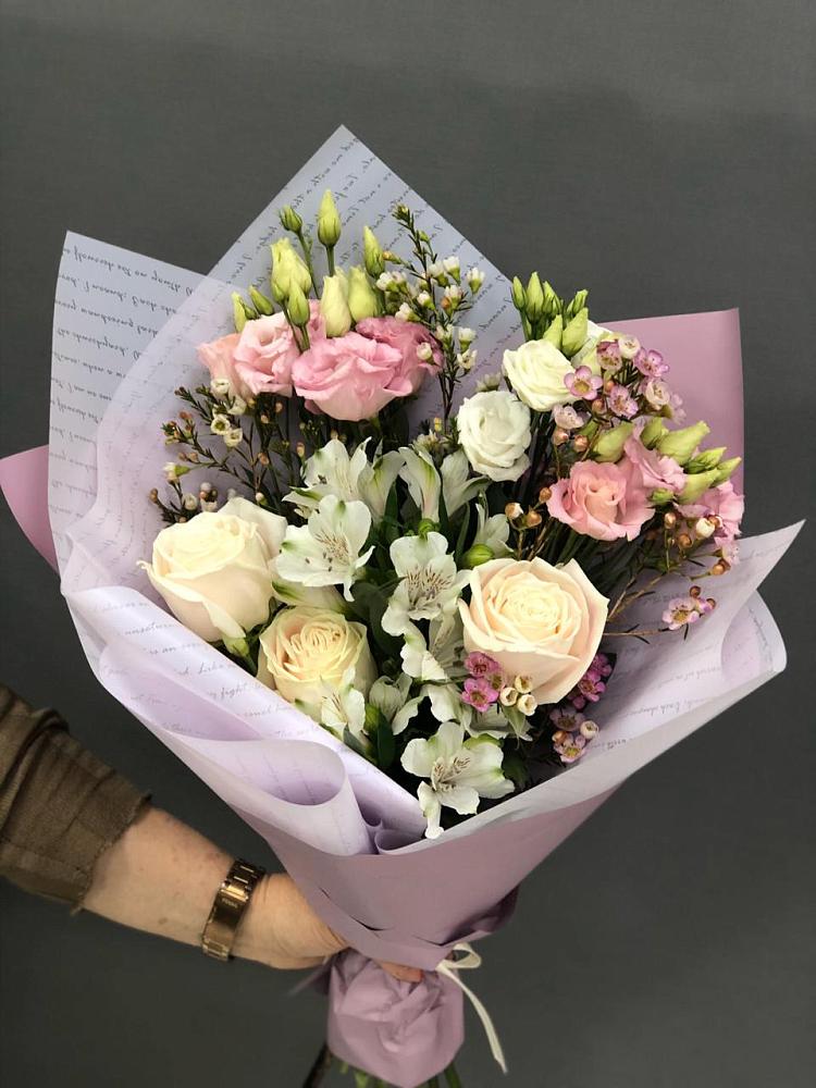 Букет цветов из: Альстромерии, Розы и Лизиантусы в Брусянский