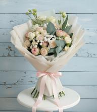 Букет цветов из:  Розы и Лизиантусы в Брусянский