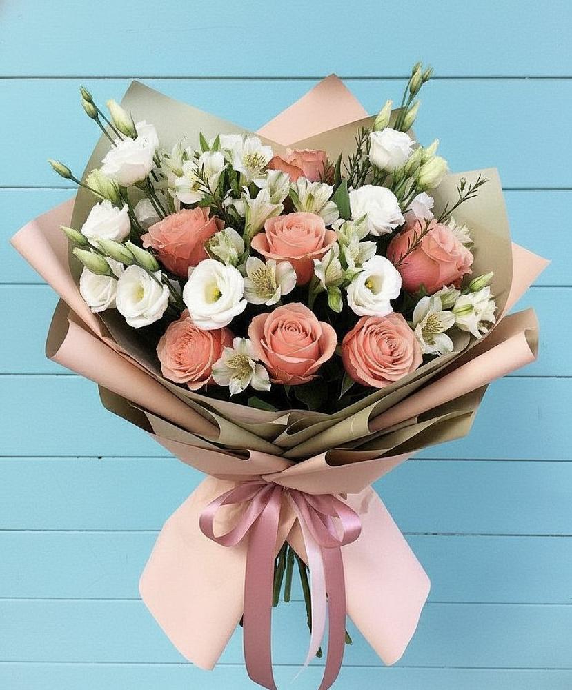 Букет цветов из: Розы, Альстромерии и Лизиантусы в Брусянский