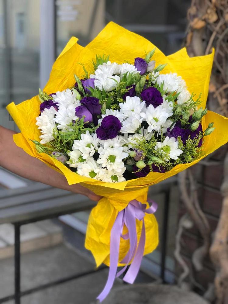 Букет цветов из: Ирисы, Хризантемы и Ромашки в Брусянский
