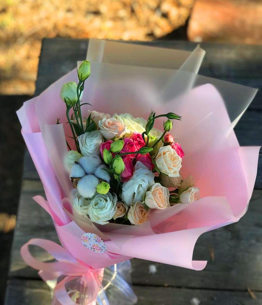 Букет цветов из: Розы и Лизиантусы в Брусянский