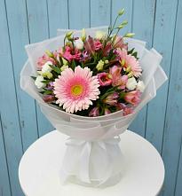 Букет цветов из:  Герберы, Альстромерии и Лизиантусы #REPLACE_PRED# Брусянский