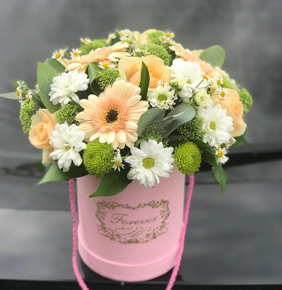 Цветочная композиция из Розы, Герберы и Хризантемы в шляпной коробке в Брусянский