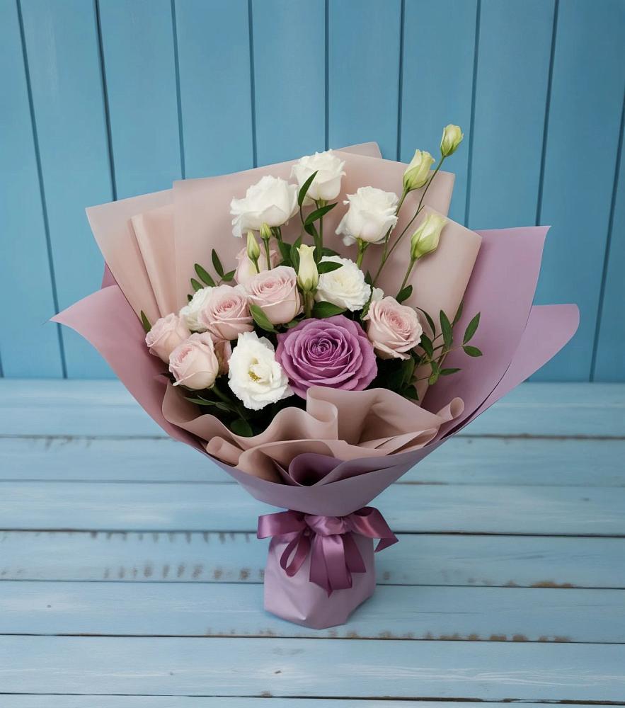 Букет цветов из: Розы и Лизиантусы в Брусянский